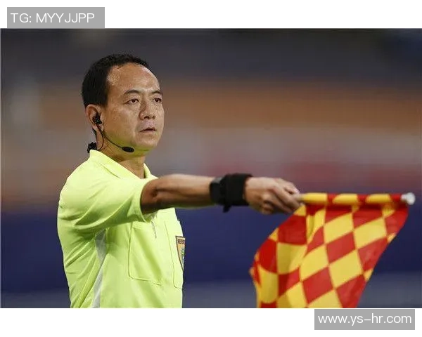 韩磊足球裁判的执法之路与职业生涯的精彩瞬间回顾